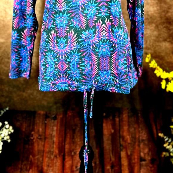 Retreat Rhonda Shear Drawstring Hem Tunic Firework Floral Multiple Sizes - Picture 4 of 11